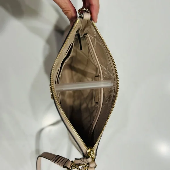 Michael Kors Blush Shoulder/Wristlet Bag with Gold Logo - Picture 5 of 9
